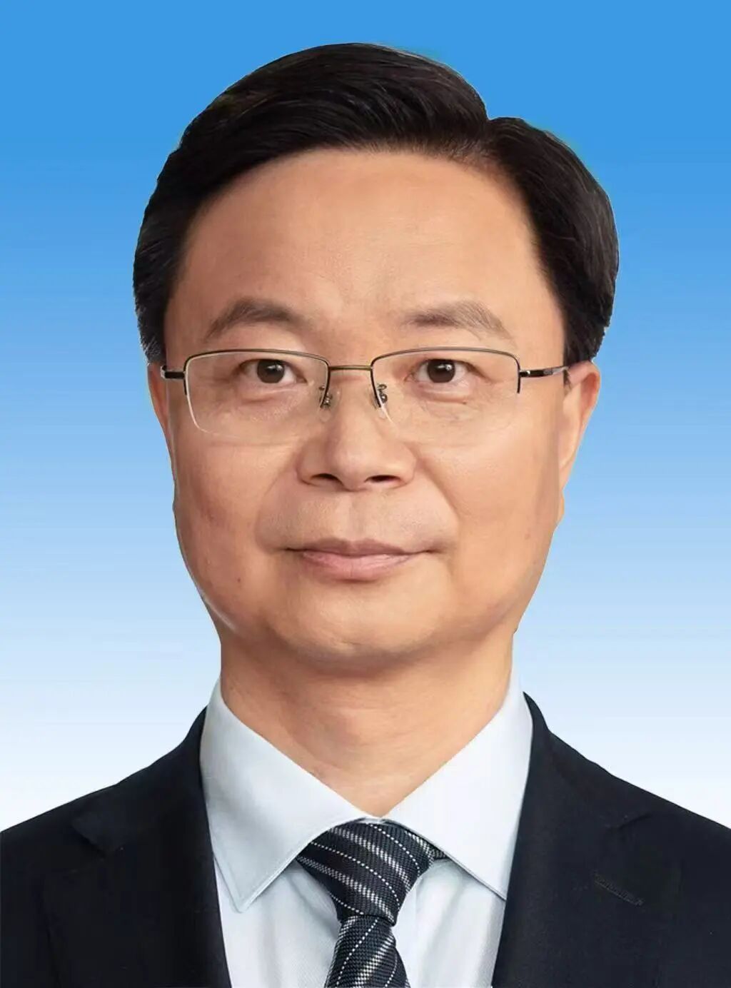 李运代理深圳市市长	，曾在银行从业20余年